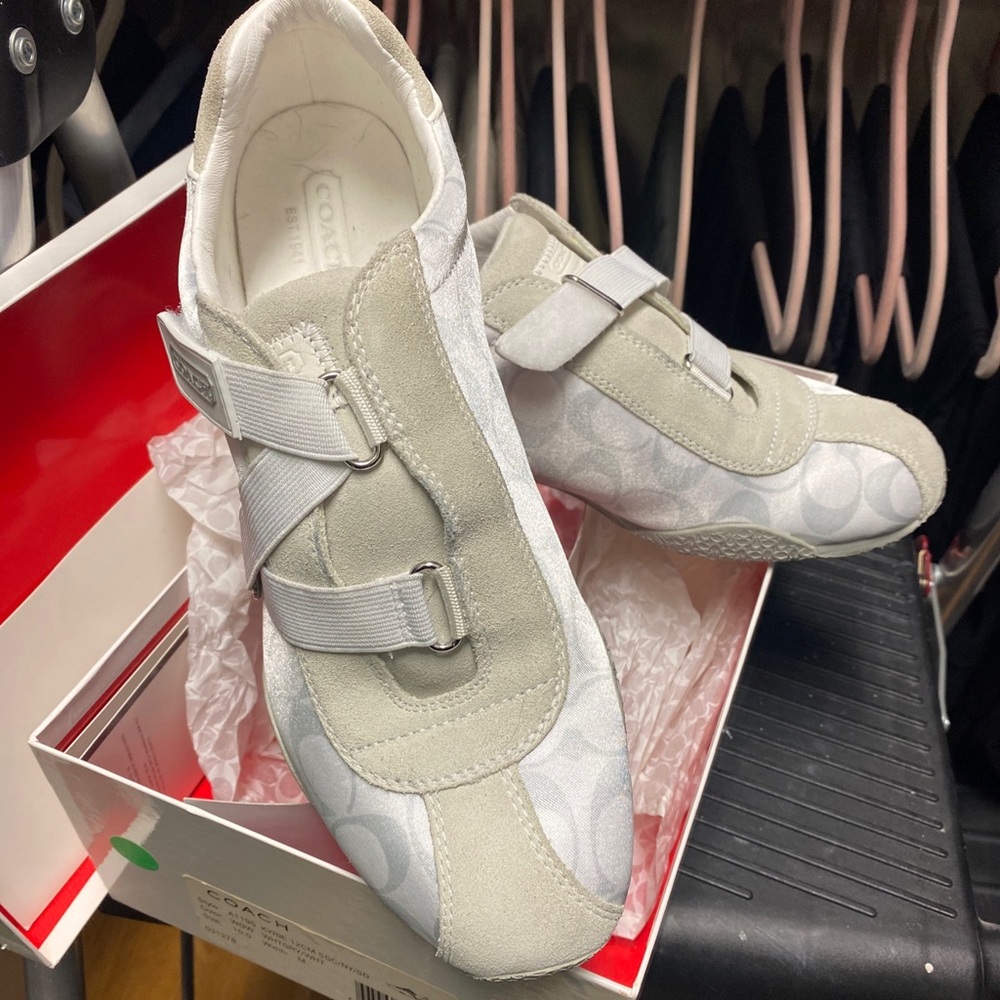 Vintage Coach Kyrie White Grey Tennis Shoes Size 10 with box